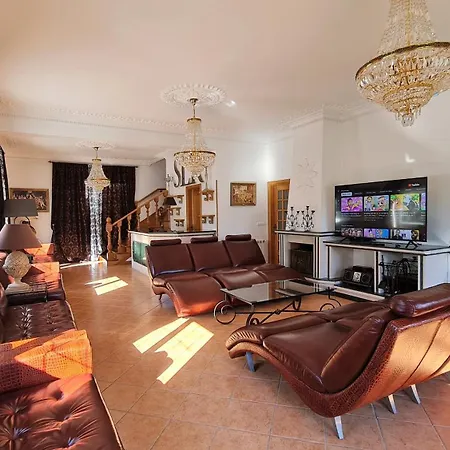 Silver Coast Villa *